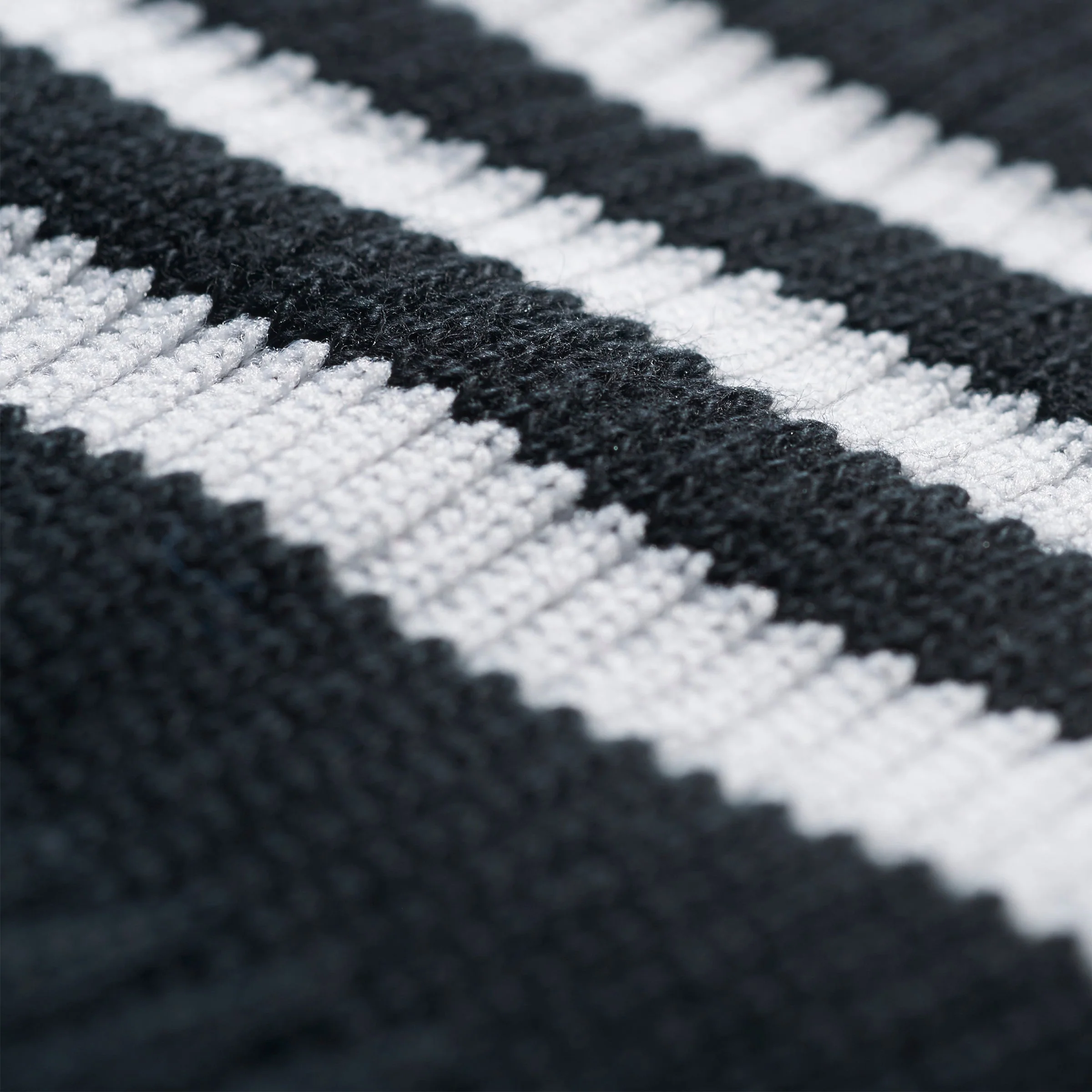 Adidas Originals Solid 3 Pack Crew Socks - Black / White (S21490) - Image 4