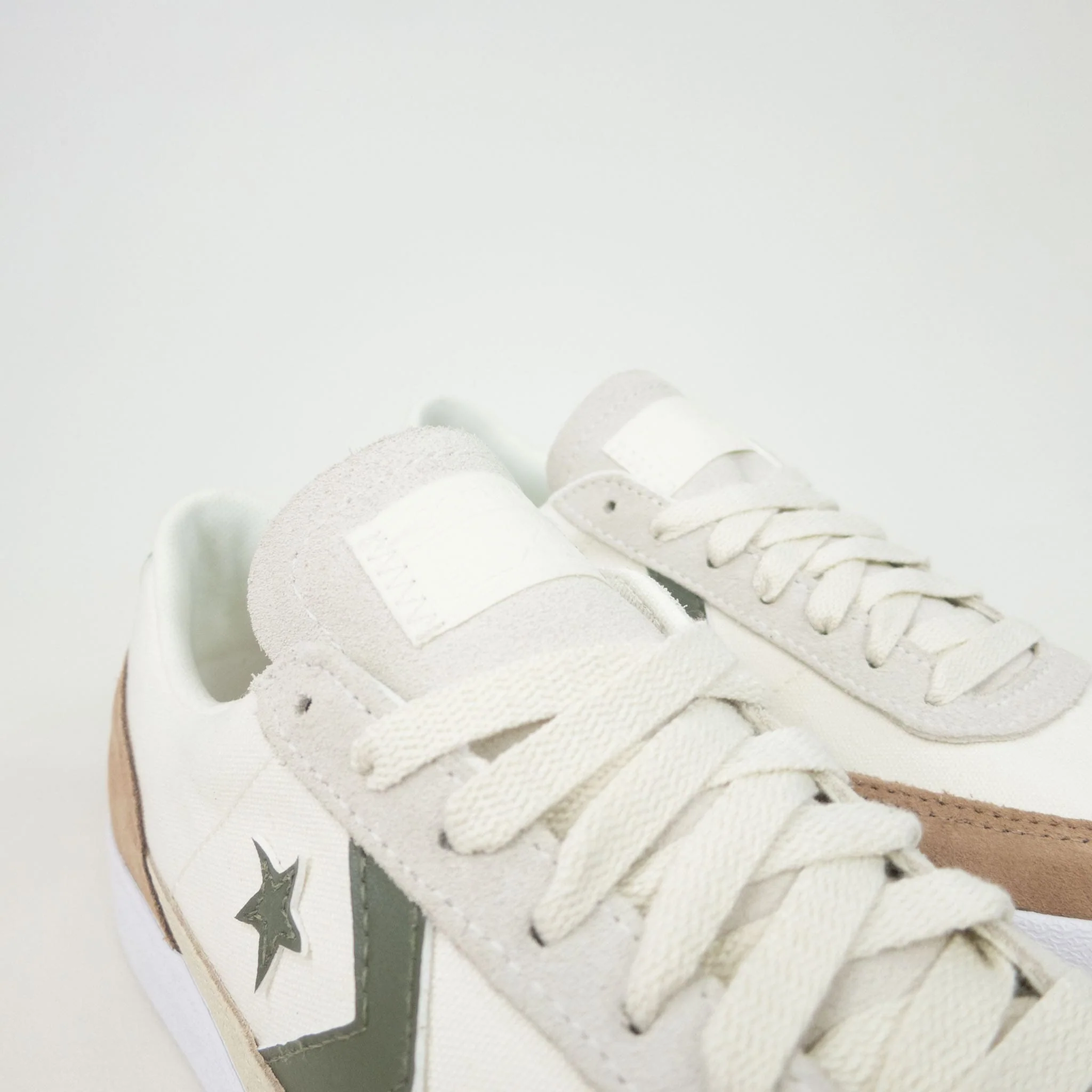 Converse Net Star Classic Shoes - White / Green - Image 3