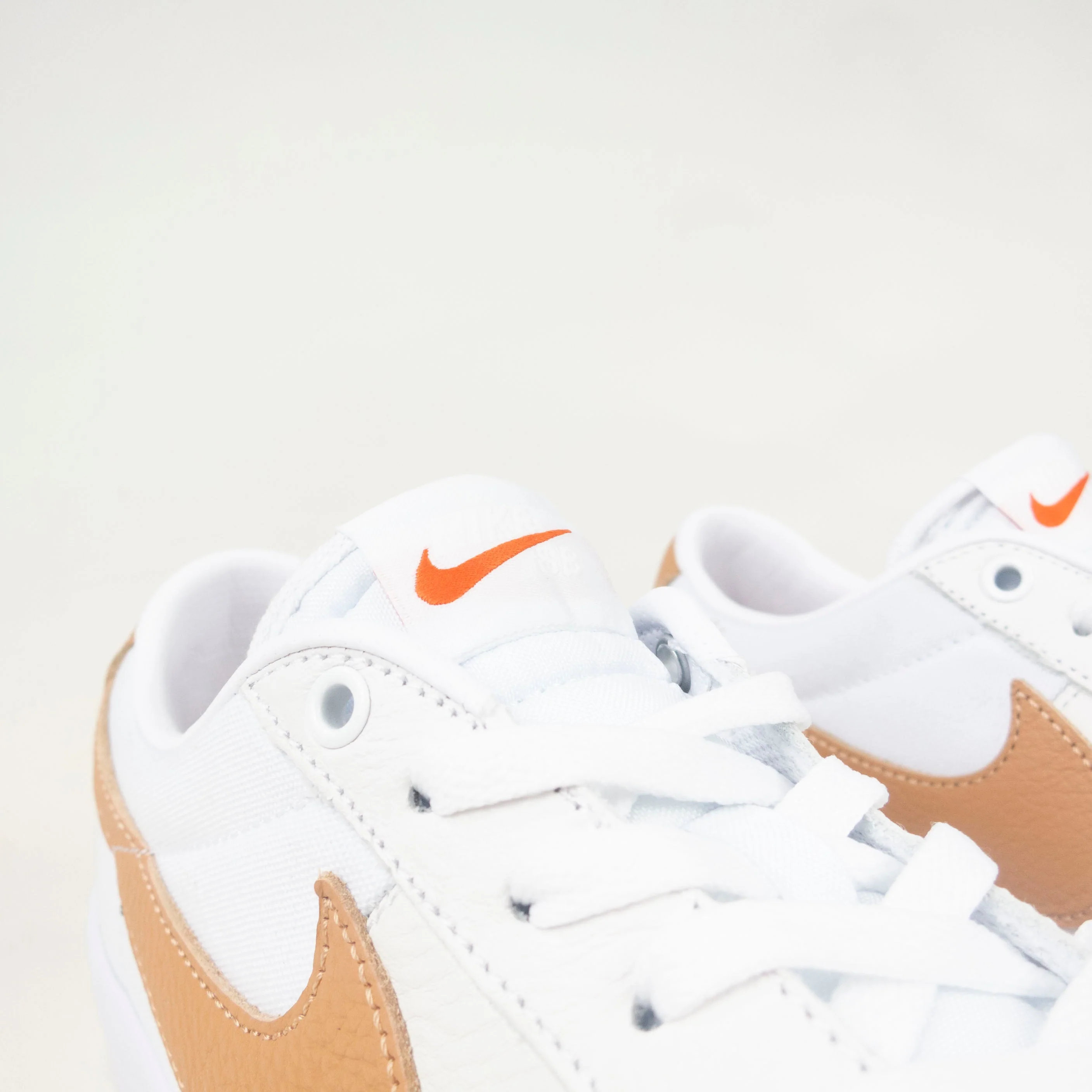 Nike SB Blazer Low GT Shoes - White / Lt Cognac-White-Lt Cognac (100) - Image 3