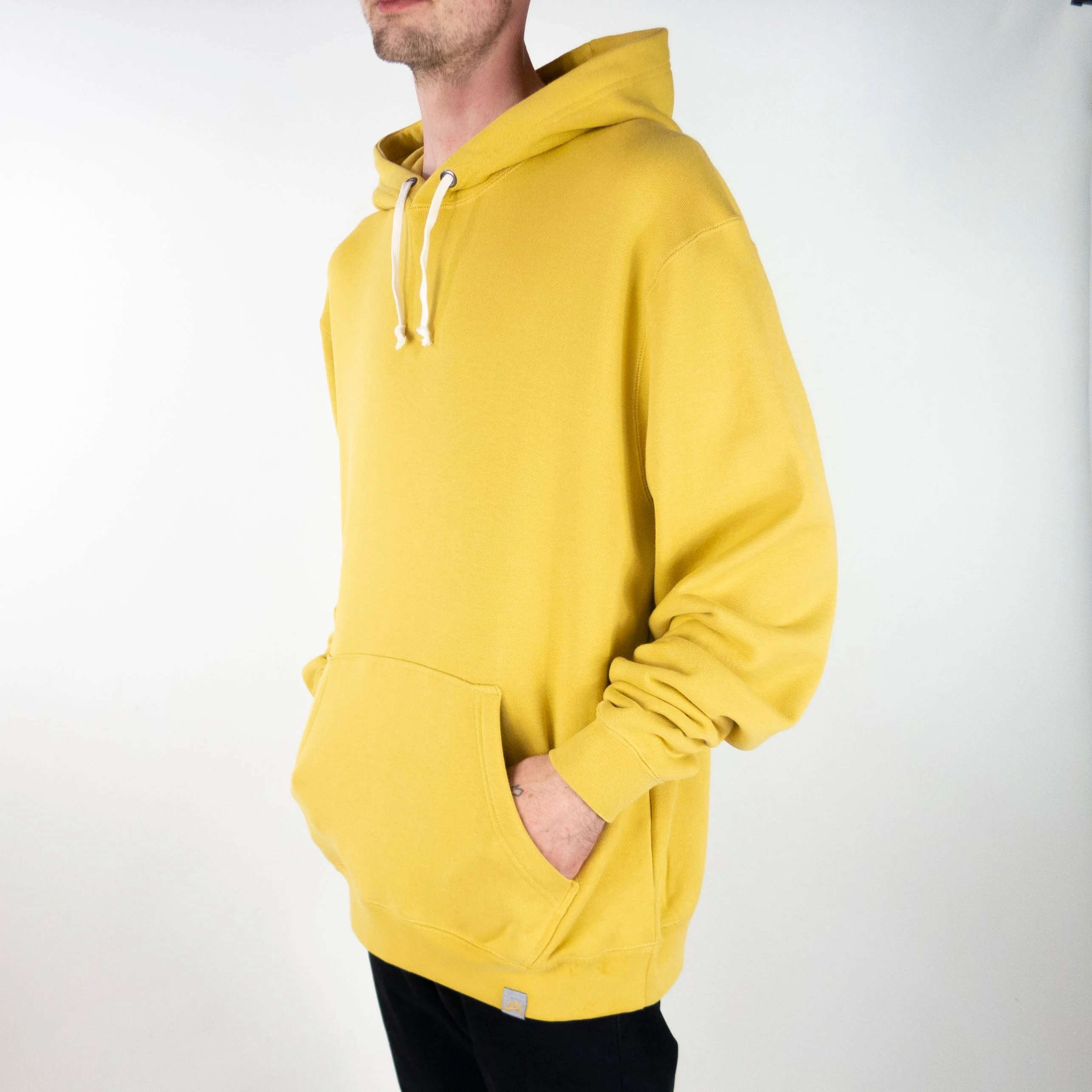 Nike SB Fleece Sustainable Skate Hoodie - Sanded Gold / Pure / Sanded Gold - Image 4