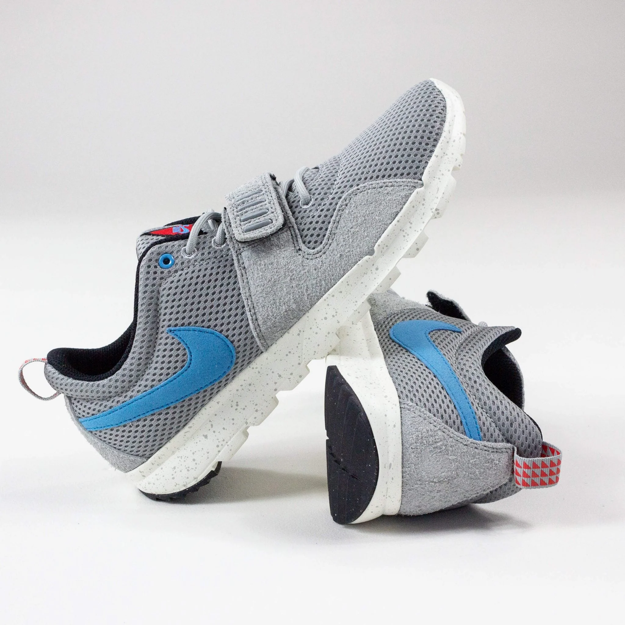 Nike SB Trainerendor Shoes- Base Grey / Vivid Blue / Sail Black - Image 3